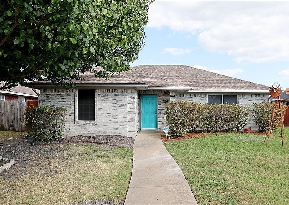 1st image of 1210 Brittany Way