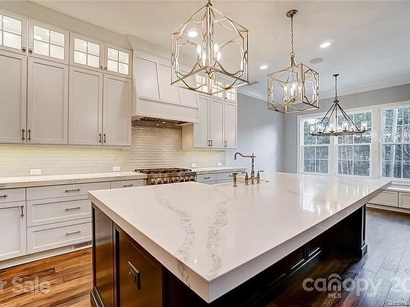 2nd image of 4817 Parview Dr S
