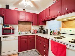 1570 Millpond Ct, Chaska, MN 55318