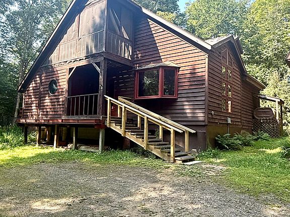 2nd image of 15 Bear Paw Ln