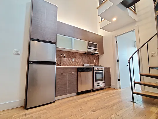 Rented by Signature Property Realty | media 4