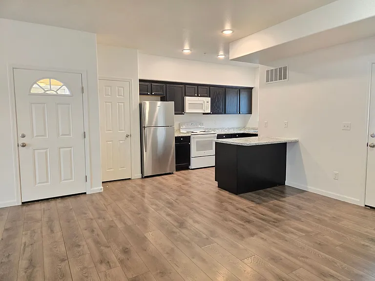 AP Properties — Photo 10