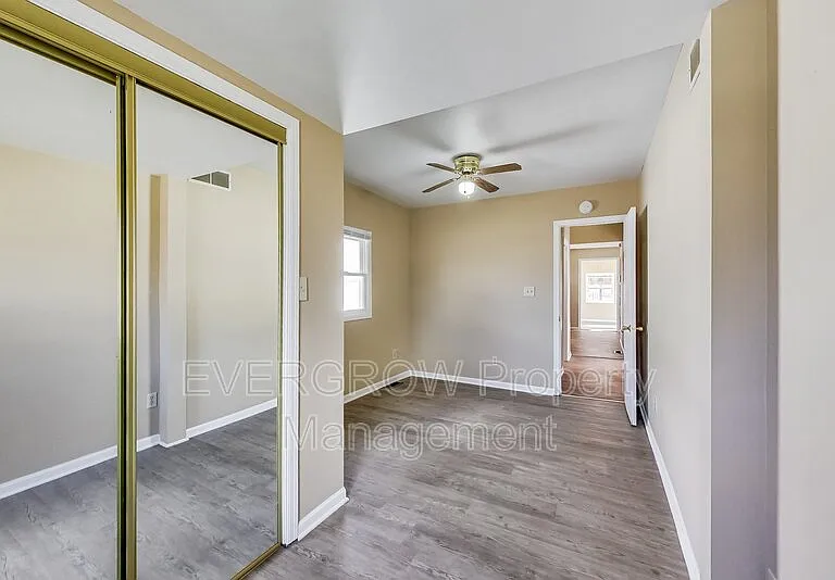 1417 N Denny St — Photo 16