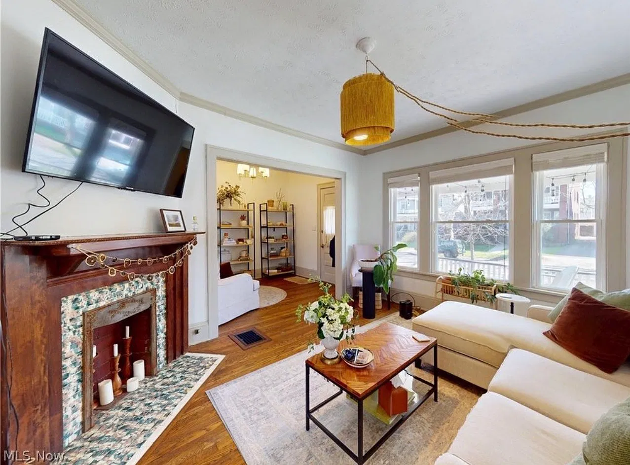 2 bed, 1325 sqft, $1,600 — Photo 2