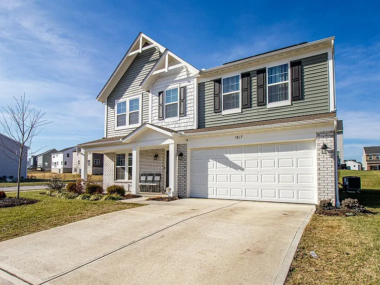 5817 Montrose Ct — Photo 3