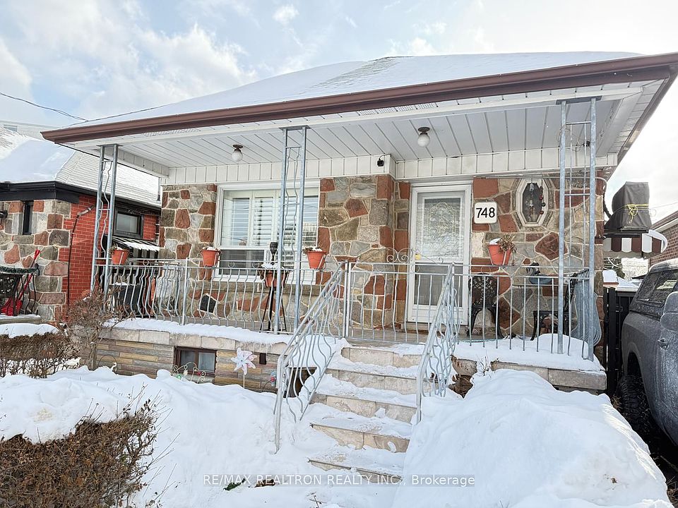 2nd image of 748 Vaughan Rd