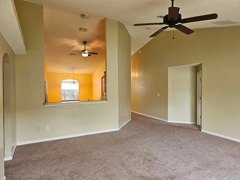 1276 Winding Brook Ct — Photo 5