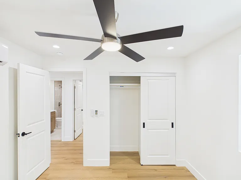 1132 W Redwood St — Photo 17
