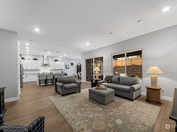3rd image of 15411 174th Avenue Ct E