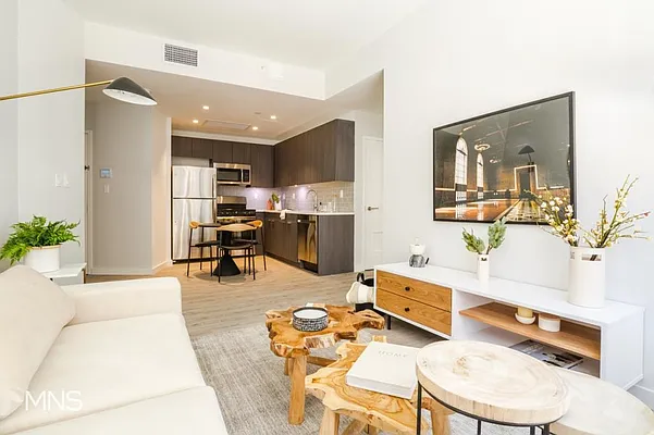 Rented by MNS Marketing | media 18