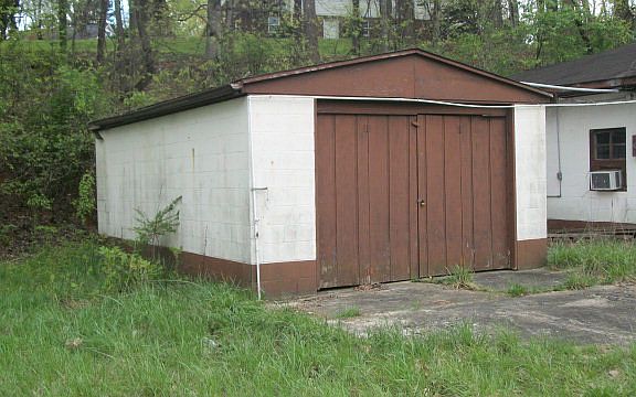 5th image of 605 W Fleming Dr