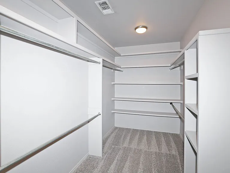 7501 Continental Pkwy — Photo 30