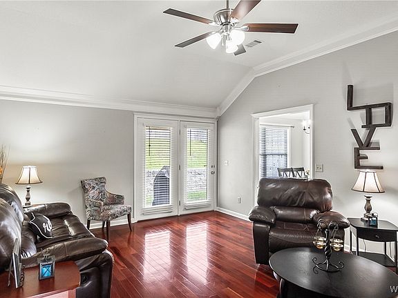 3rd image of 2930 Palmetto St