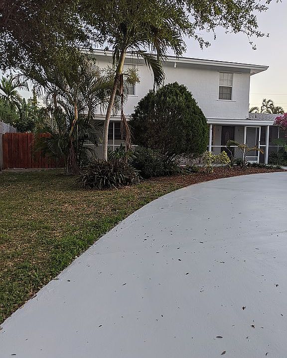 2nd image of 114 SE 28th Ave