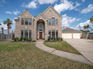 102 Palm Castle Ct, League City, TX 77573