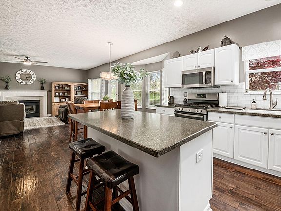 4th image of 7378 Winnipeg Dr