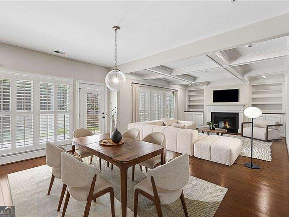 4th image of 2020 Anderson Dr SE