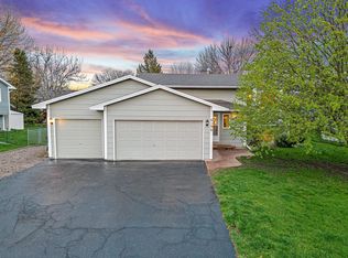 6196 Kalenda Ln NE, Albertville, MN 55301