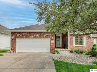 1700 Old Farm Rd, Lincoln, NE 68512