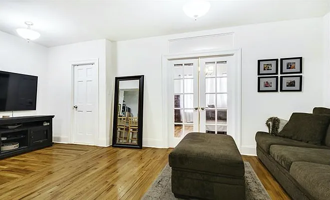 Rented by Compass | media 21