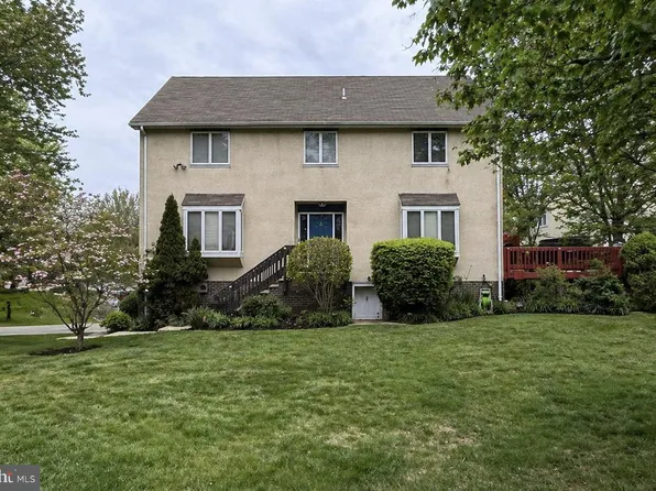 22 Exeter Ct, Princeton, NJ 08540