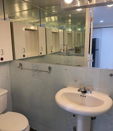 3rd image of 615 Hollywood Ave APT 1