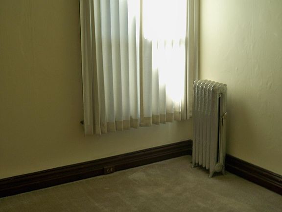 2nd image of 1263 N Pearl St APT 4