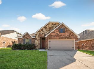 633 Tradewind Dr, Fort Worth, TX 76131