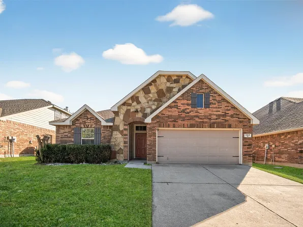 633 Tradewind Dr, Fort Worth, TX 76131