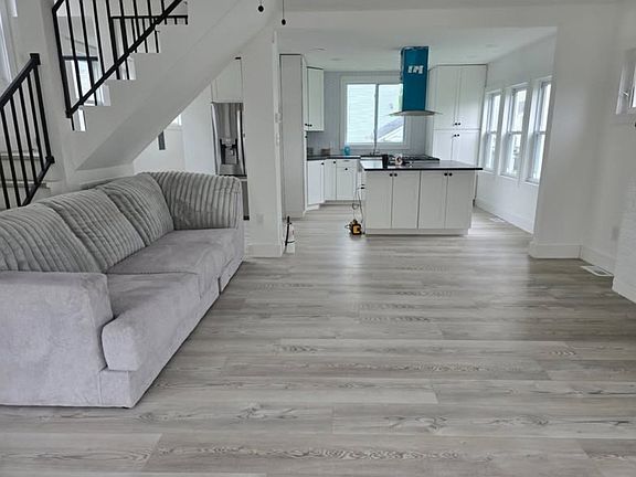 4th image of 1427 Emerson Ave #0