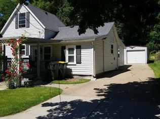 221 Bluff St, Cassville, WI 53806
