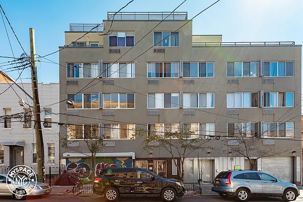 Rented by MySpaceNYC | media 47