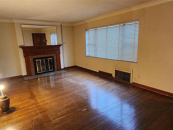 3rd image of 7217 Saint Andrews Pl