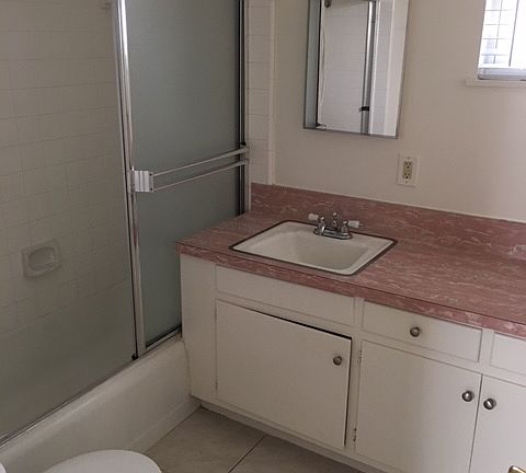 5th image of 307 Marguerite Ave A #A