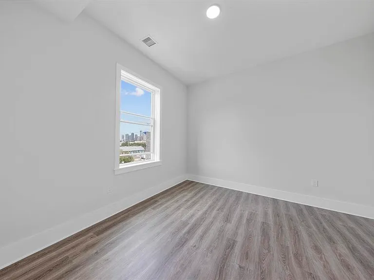 660 Grand St #408 — Photo 9