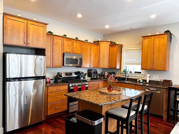 4th image of 65 Chestnut Ave #1