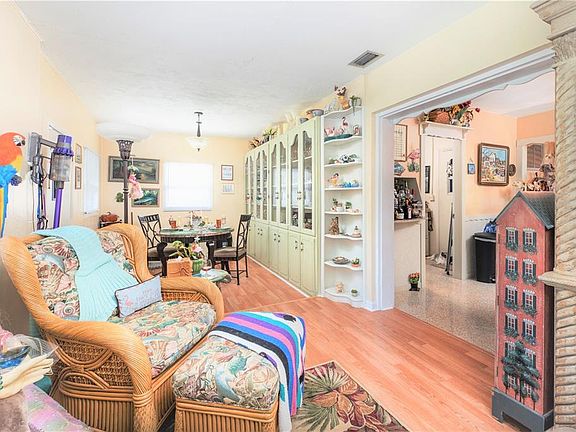 5th image of 1745 El Trinidad Dr E