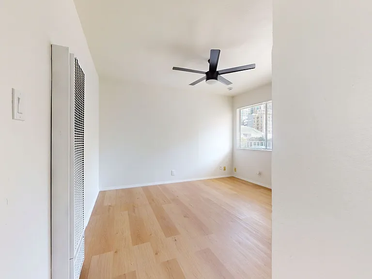 1520 Castro St — Photo 25
