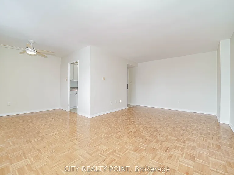 55 Isabella St #906 — Photo 4