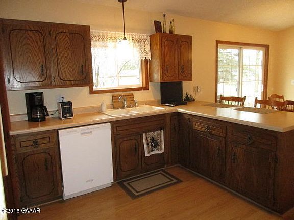 2nd image of 728 Janes Circle Dr SW