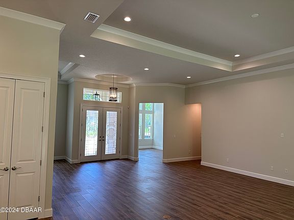 3rd image of 261 Stirling Bridge Dr