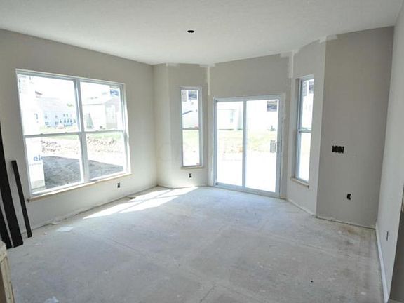 4th image of 792 Deer Run Dr Lot 6555