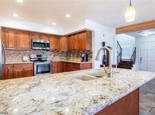 733 Spyglass Ln, Las Vegas, NV 89107