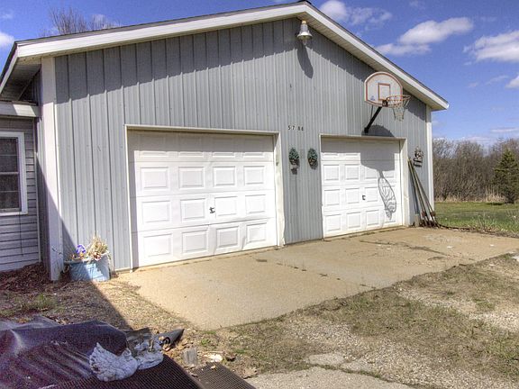 3rd image of 5788 W Stanton Rd