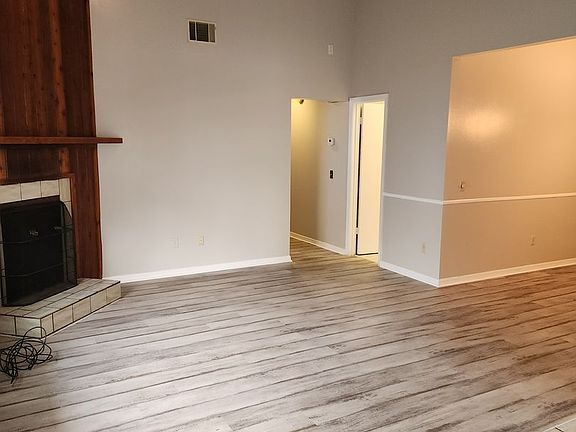 4th image of 908 Robinhood Ct