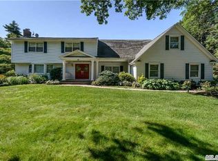 26 Snowball Dr, Cold Spring Harbor, NY 11724