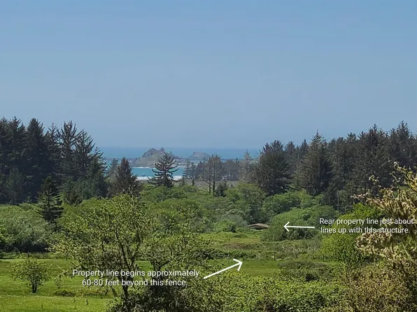 2545 Roy Ave, Crescent City, CA 95531