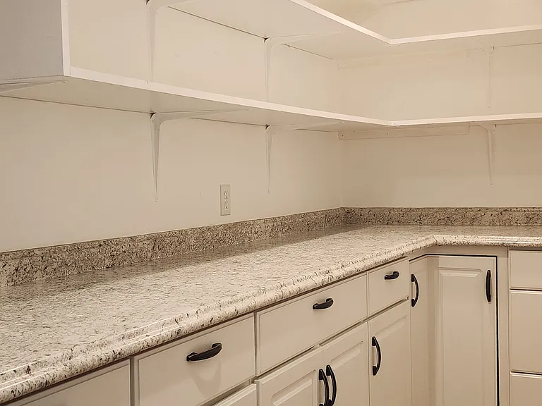 7995 Hazelgreen Rd NE — Photo 10