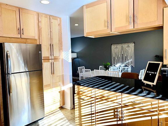 5th image of 6 Grovepoint Ct