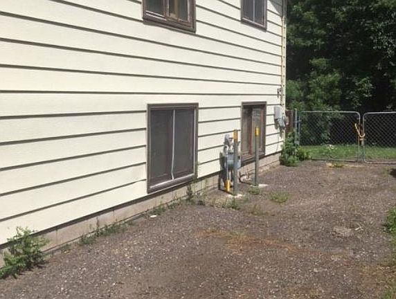2nd image of 1647 Leone Ave